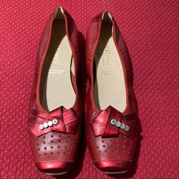 DORKING Sz 41 by Fluchos Red Metallic Slip-On Square  Toe Shoes Made In Spain - Picture 2 of 8